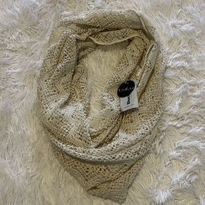 Buckle Scarf